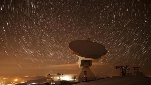 Radiotelescopio IRAM30m y el Observatorio de Pico Veleta que ha participado en el proyecto de la primera foto de un agujero negro