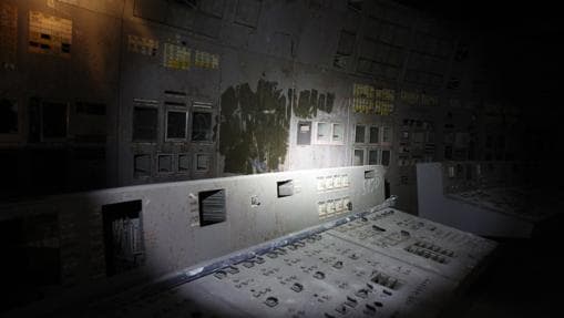 Centro de control del reactor 4 de Chernóbil, fotografiado en 2011