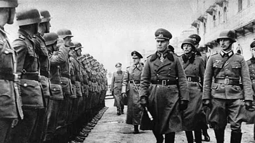 Rommel, junto a sus hombres