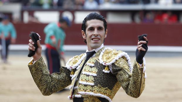 Alejandro Talavante pasea dos orejas en Las Ventas