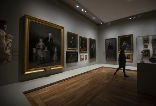 Sala de la exposición en la que se homenajea a los donantes: cuelgan obras de Goya (en la pared de la izquierda)