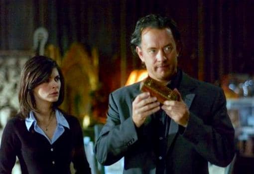 Tom Hanks y Audrey Tautou, en una escena de «El Código Da Vinci», película basada en el best seller del mismo nombre escrito por Dan Brown