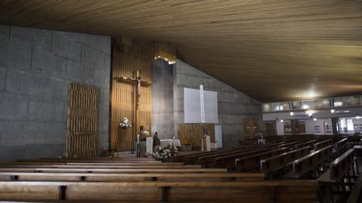 Interior de la parroquia de Nuestra Señora de Moratalaz