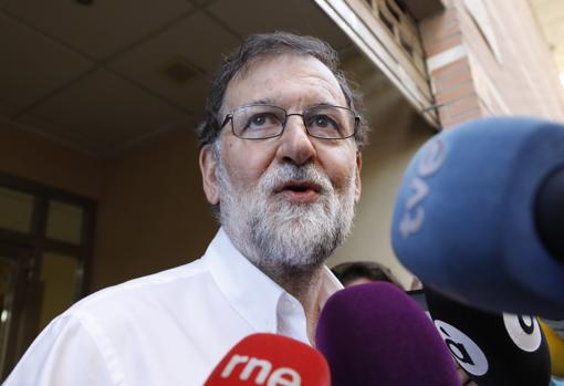 Imagen de Rajoy a su llegada al Registro de la Propiedad de Santa Pola