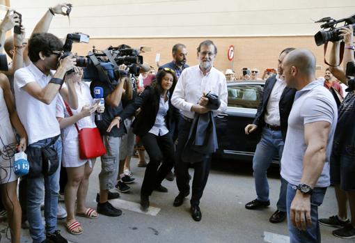 Imagen de Mariano Rajoy a su llegada al Registro de la Propiedad de Santa Pola