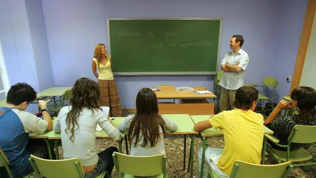 Profesores en una clase en un centro educativo valenciano