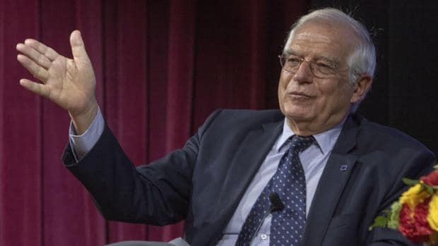 El ministro Borrell, durante su intervención
