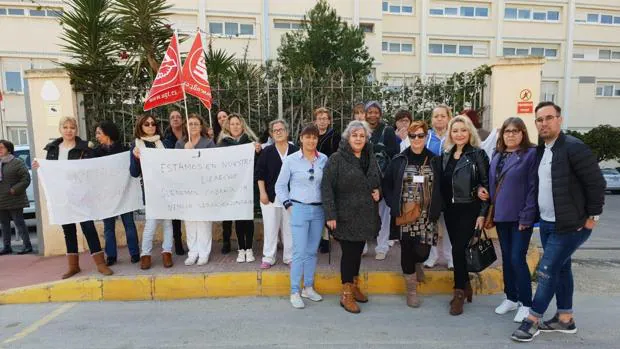 Huelga indefinida de limpiadoras en una residencia de mayores de Torrevieja por atrasos salariales