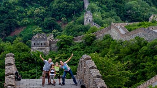 Miquel, Ona, Ferrán y Sara en la Gran Muralla China