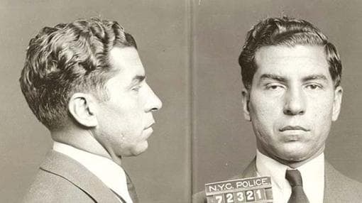 Lucky Luciano, capo italoamericano, fue encarcelado por el testimonio de una mujeres a las que explotaba en prostíbulos de Nueva York
