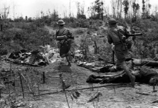 El Vietcong y el ejército norvietnamita lanzan contra el sur la llamada ofensiva del Tet