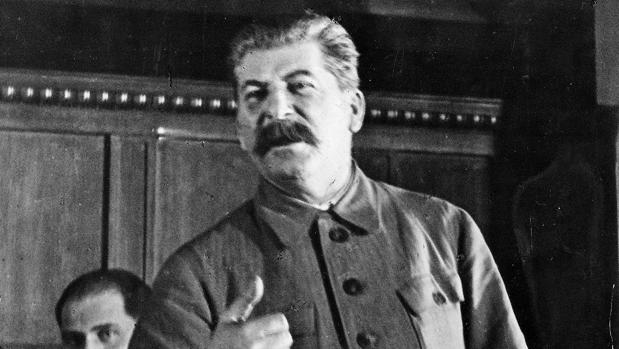 Resultado de imagen de La salvaje infancia del dictador Stalin: alcohol, palizas y complejos de un niÃ±o enfermizo