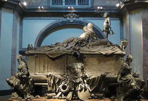 María Teresa y su marido fueron sepultados en una tumba doble. Cripta Imperial de Viena.