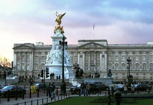 El palacio de Buckingham, residencia principal del Monarca.