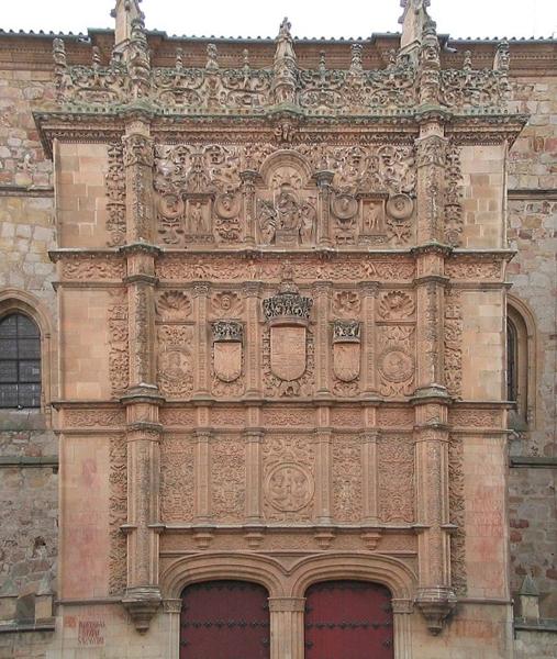Fachada principal de las Escuelas Mayores de la Universidad de Salamanca