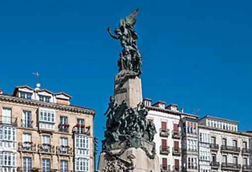 Monumento en recuerdo de la batalla de Vitoria