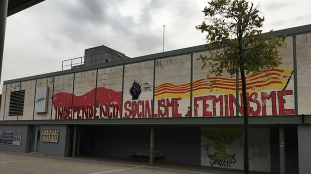 Mural independentista que la Junta Electoral obligó a quitar de la Universidad Autónoma de Barcelona
