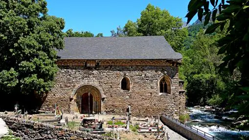 Iglesia de San Juan de Isil, una de las construcciones románicas más notables del Valle de Aneu