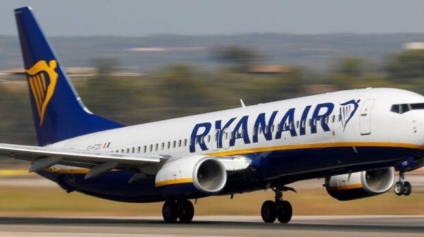 El Gobierno cerca a Ryanair para evitar los abusos contra los pasajeros