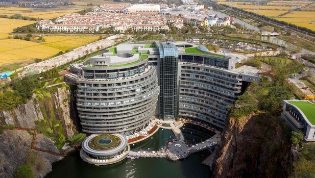 Abre un increíble hotel de 5 estrellas construido bajo tierra