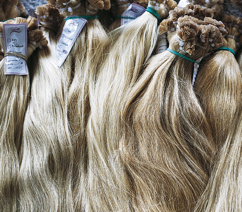 Las mafias las prefieren rubias: así funciona el tráfico de pelo